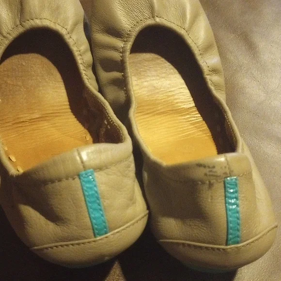 Tieks Taupe Tan Foldable Ballet Flats Size 7 - Picture 6 of 12